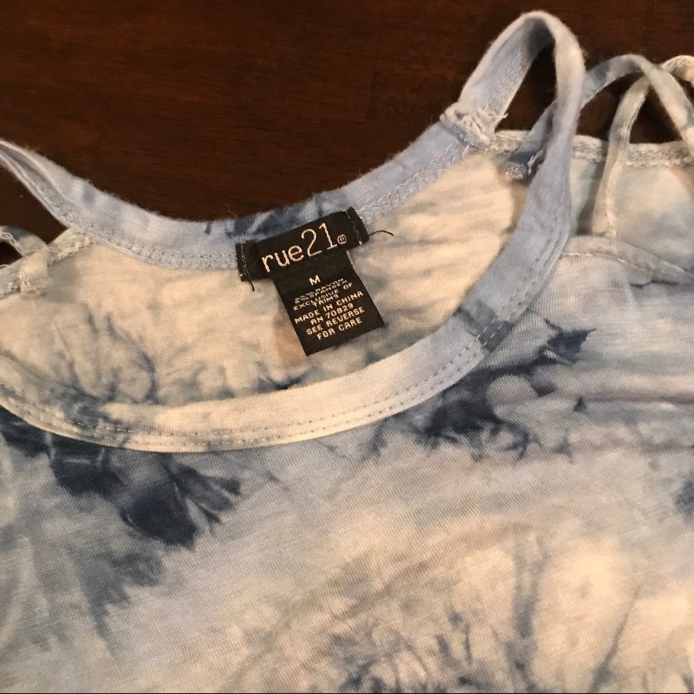 💕 Soft Cold Shoulder Top - Rue 21 - Medium - Picture 4 of 5